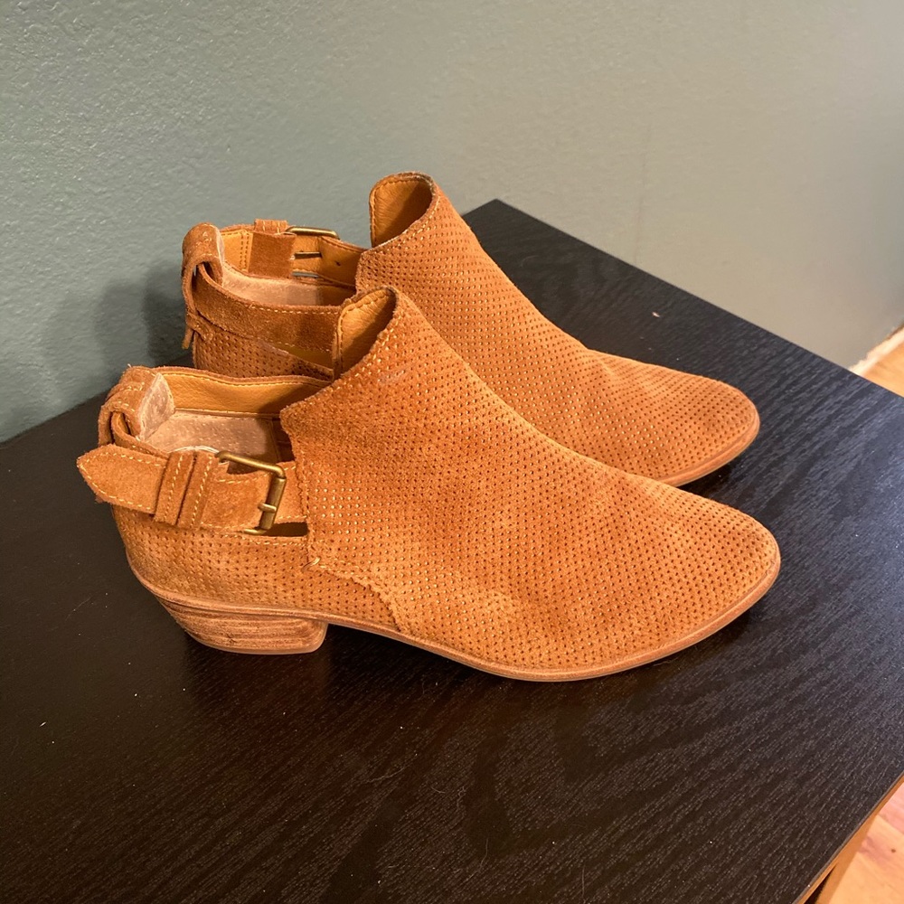 Tan Dolce Vita Boots